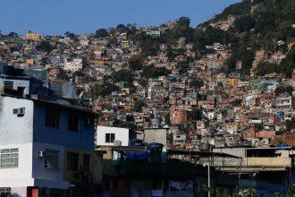 Projeto de turismo em favelas do Rio prepara rota especial para a Copa