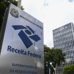 Receita paga nesta terça maior lote de restituição do IR da história