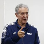 Técnico do tetra, Carlos Alberto Parreira é internado no Rio