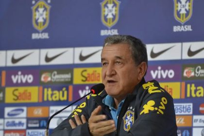 Técnico do tetra, Parreira apresenta melhora, mas permanece na UTI