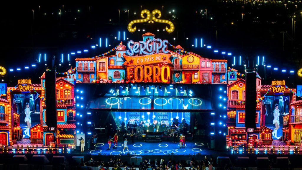Última sexta-feira do Arraiá do Povo 2026 anima o público com forró, sertanejo e piseiro