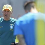 Ancelotti dá pista de Martinelli para vaga de Paquetá contra Noruega