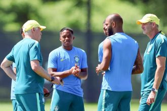 Brasil faz último treino antes de encarar Noruega pelas oitavas