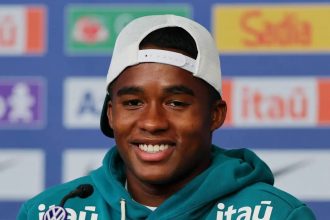 Endrick cita papo com veteranos e confiança em Ancelotti: “iluminado”