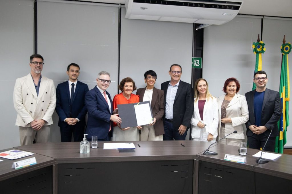 Ensino da língua francesa será ampliado na rede pública estadual