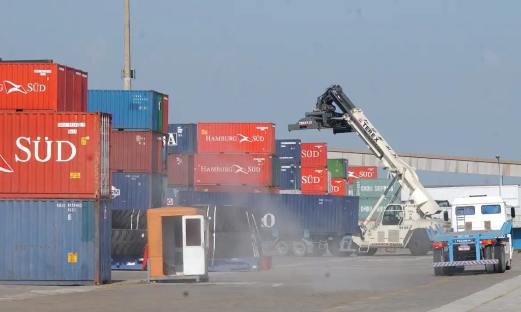 Exportações aos EUA crescem pela primeira vez após tarifaço de Trump