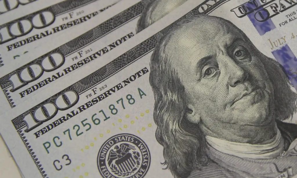 FMI eleva projeção para PIB do Brasil, mas prevê desaceleração em 2027