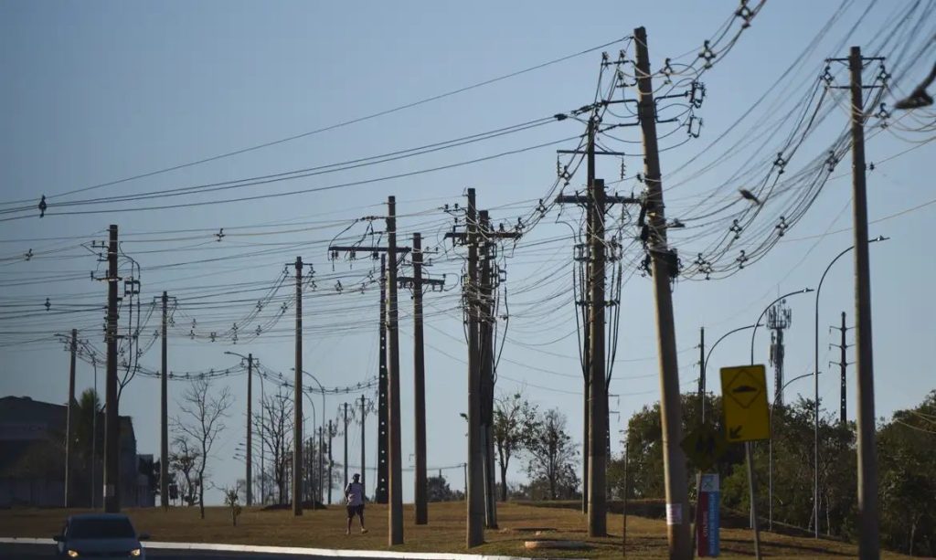 Número de acidentes com a rede elétrica cresceu no Brasil em 2025