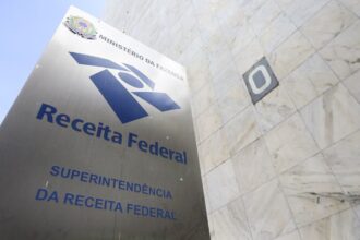 Receita classifica mais 17 empresas como devedoras contumazes