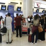 Setor de serviços cai 0,4% em maio por recuo na área de transportes