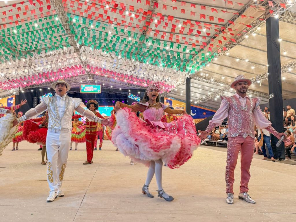Última semana da Vila do Forró reúne famílias e artistas em celebração à cultura sergipana