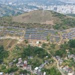 Usina solar em comunidade de Niterói gera energia para 19 creches