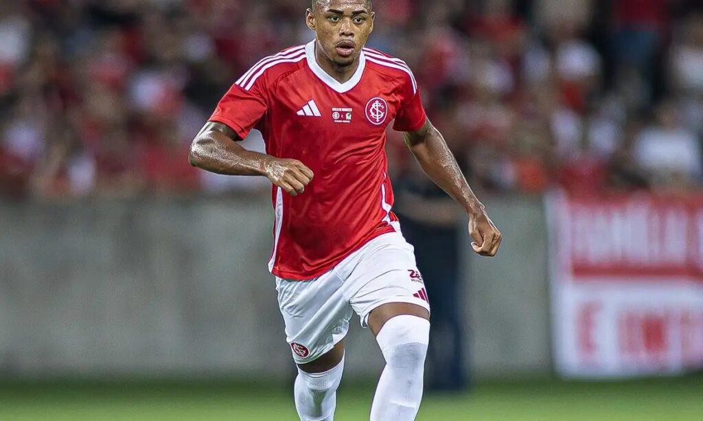 Victor Gabriel é suspenso por STJD até que Gabriel Pec volte a treinar