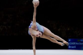 Babi e Maria Eduarda brilham em 1º dia do Mundial de Ginástica Rítmica