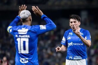 Cruzeiro vence Flamengo e Palmeiras agradece no Brasileirão