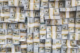 Dólar cai a R$ 5,14 com alívio no mercado externo