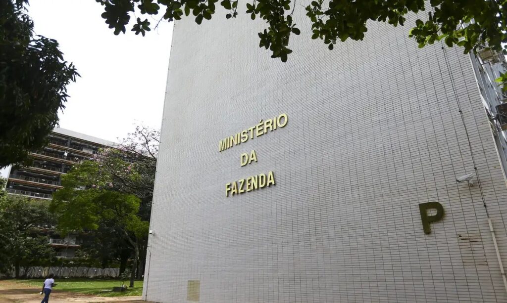 Governo Central tem superávit de R$ 10,8 bilhões em julho