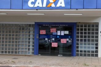 Caixa entra em greve nacional; BB tem paralisação parcial