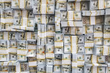 Com pessimismo externo, dólar sobe 0,47% e aproxima-se de R$ 5,20