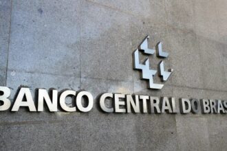 Mercado financeiro reduz previsão da inflação para 5% este ano
