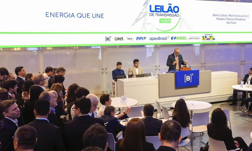 Com muita disputa, Aneel leiloou oito lotes de transmissão de energia