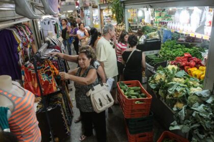 Cortes em auxílios sociais podem gerar retração em cidades do interior
