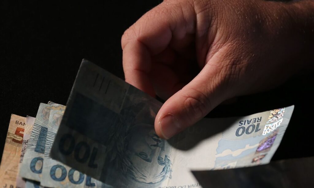 Dívida Pública sobe 0,97% em setembro e encosta em R$ 9,4 trilhões