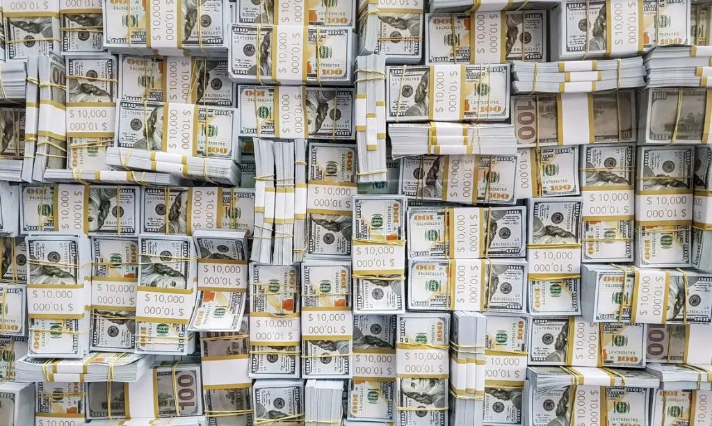 Dólar fecha acima de R$ 5,22 em dia de mal-estar global