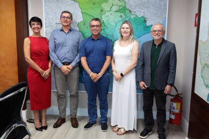 Governador Fábio Mitidieri recebe presidente da Associação Brasileira de Educação em Engenharia