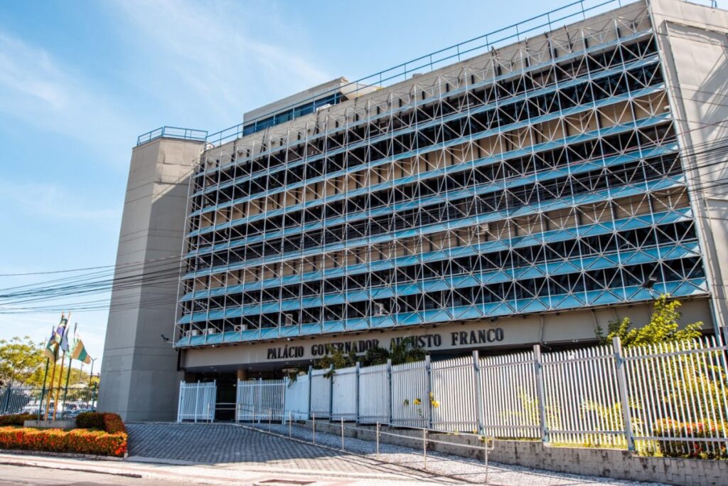 Governo de Sergipe transfere ponto facultativo do Dia do Servidor Público para 30 de outubro